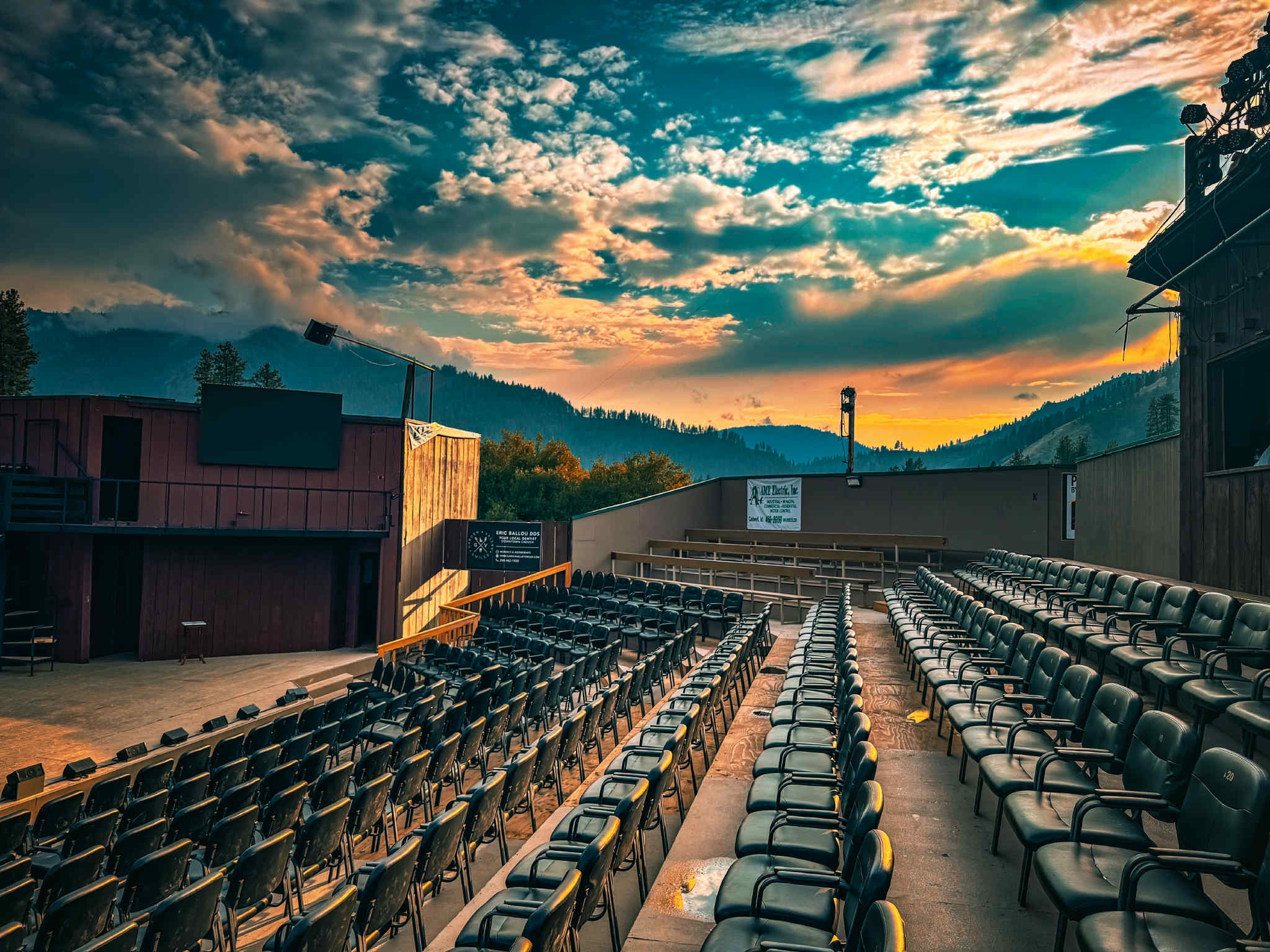 Starlight Theater outdoor amphitheater at sunset with mountain backdrop